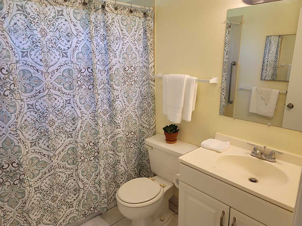 Senior-Living-Villas-Bathroom